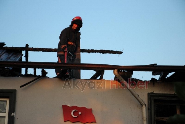 Karapürçek'te yangın