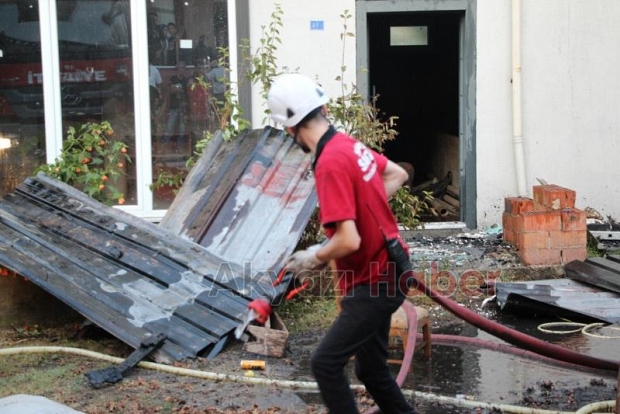 Karapürçek'te yangın