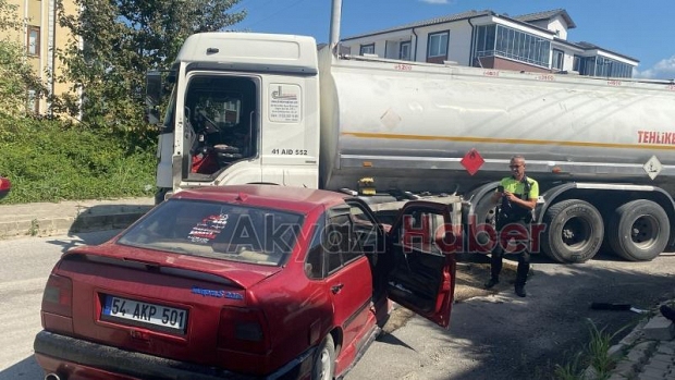 Otomobil tankere çarptı: 1 yaralı