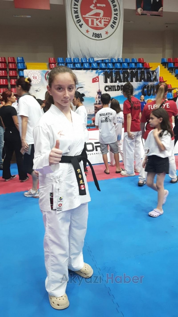 Akyazılı Milli karateci turnuvaya damga vurdu