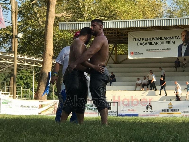 Tarihi Akbalık Yağlı Güreşleri yapıldı