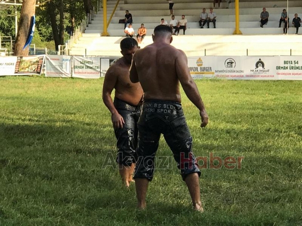 Tarihi Akbalık Yağlı Güreşleri yapıldı