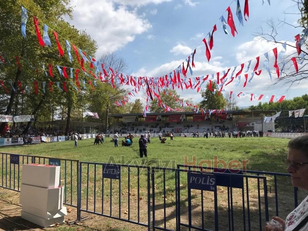 Tarihi Akbalık Yağlı Güreşleri yapıldı