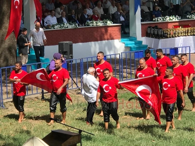 Tarihi Akbalık Yağlı Güreşleri yapıldı
