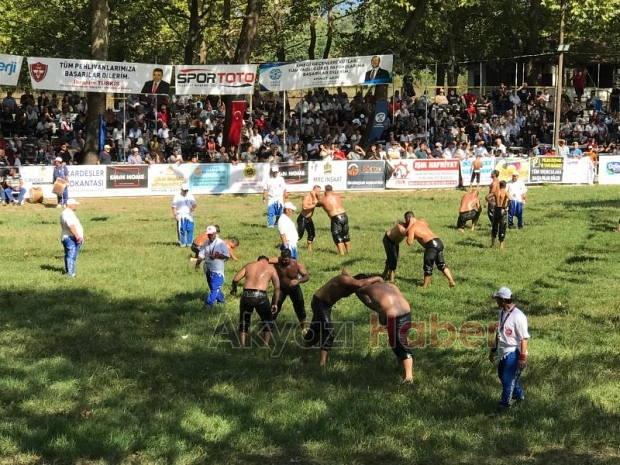 Tarihi Akbalık Yağlı Güreşleri yapıldı