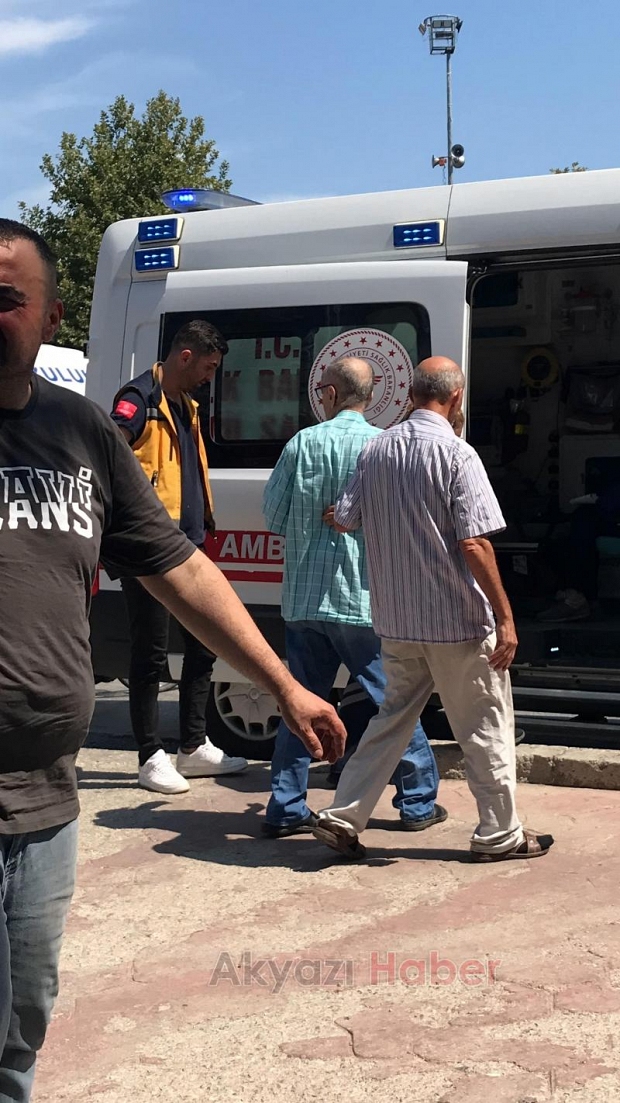Çarşı içerisinde Fenalaşan adam hastaneye kaldırıldı 