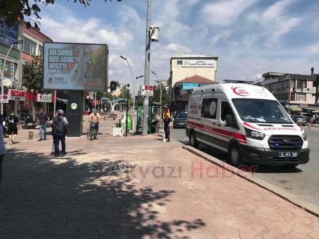 Çarşı içerisinde Fenalaşan adam hastaneye kaldırıldı 