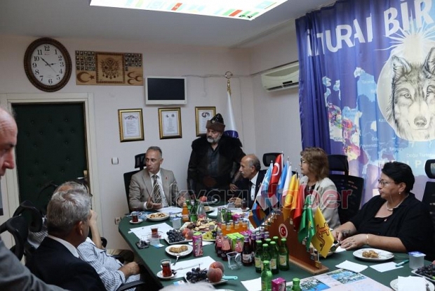 Dünya Turan Birliği Teşkilatı İlçe Siyasi Partilerle Bir Araya Geldi