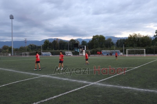 Alaağaç A Takımı Naci Fazlıoğlu U 13 Turnuvası Şampiyon Oldu