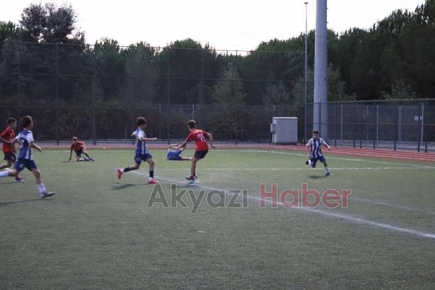 Alaağaç A Takımı Naci Fazlıoğlu U 13 Turnuvası Şampiyon Oldu