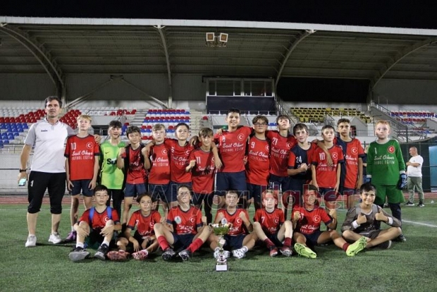 Alaağaç A Takımı Naci Fazlıoğlu U 13 Turnuvası Şampiyon Oldu