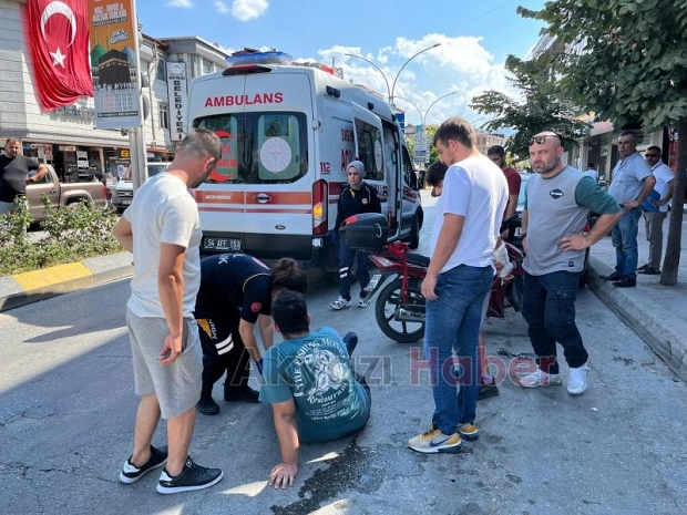 Ada Caddesinde motosiklet kazası 1 yaralı 