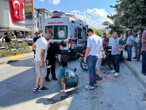 Ada Caddesinde motosiklet kazası 1 yaralı 
