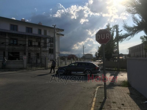 Sabıkalı kavşakta bir kaza daha