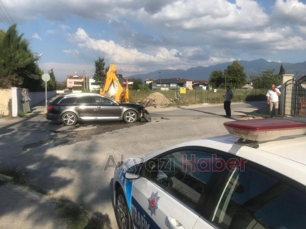 Sabıkalı kavşakta bir kaza daha