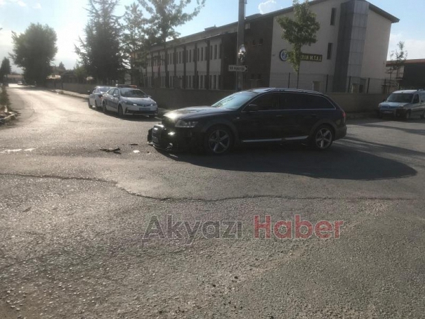 Sabıkalı kavşakta bir kaza daha