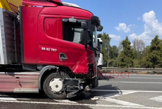 Otoyolda feci kaza: 2 yaralı