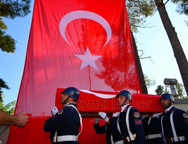 Türkiye şehitlerini ebediyete uğurladı