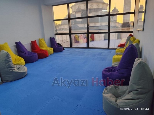Akyazı'nın beklediği eğitim kurumu açıldı