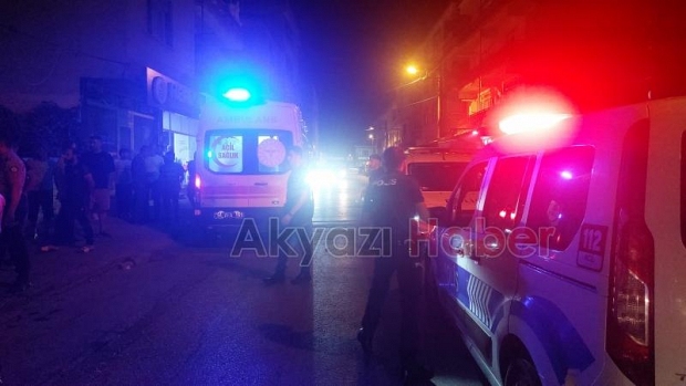 Akyazı'da bıçaklı kavga 1 ağır yaralı