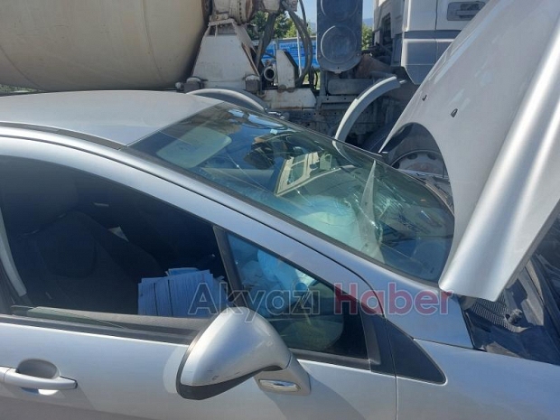Batakköy ışıklarında kaza 2 yaralı