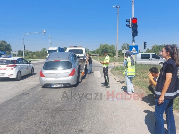 Batakköy ışıklarında kaza 2 yaralı