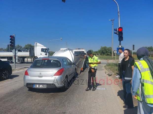 Batakköy ışıklarında kaza 2 yaralı