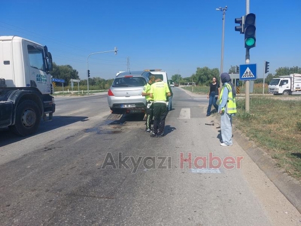 Batakköy ışıklarında kaza 2 yaralı