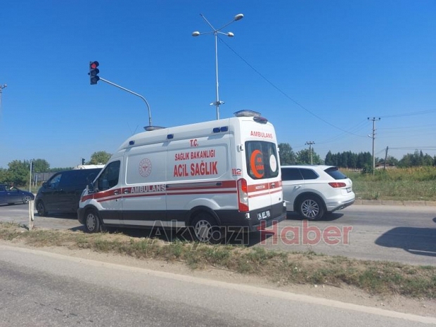 Batakköy ışıklarında kaza 2 yaralı