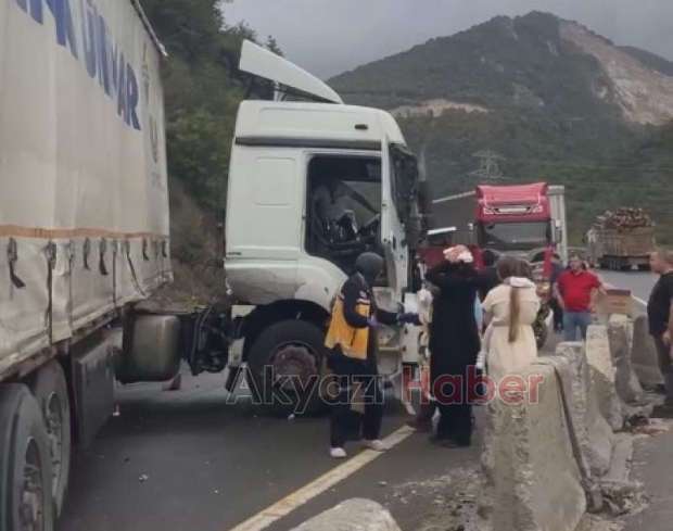 5 tır ve bir otomobilin karıştığı kaza: 10 yaralı