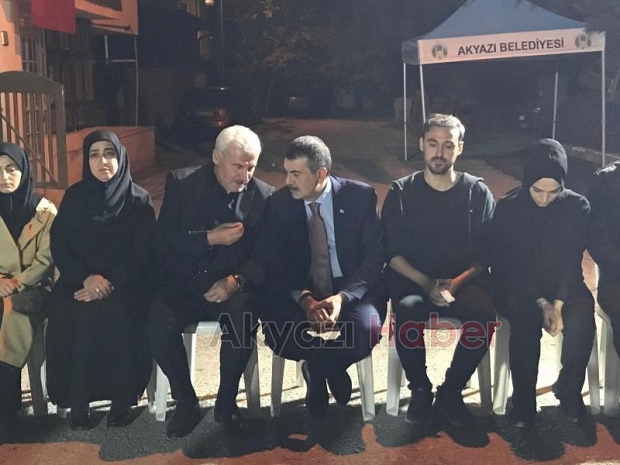 Milli Eğitim Bakanı'ndan şehit astsubay Çangır'ın ailesine ziyaret