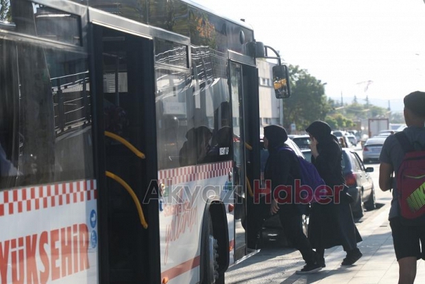 Sakarya'da ücretsiz ulaşım için binlerce öğrenci akredite oldu