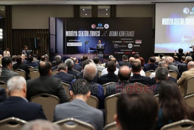 Bakan Kacır Sakarya'da mobilya zirvesine katıldı