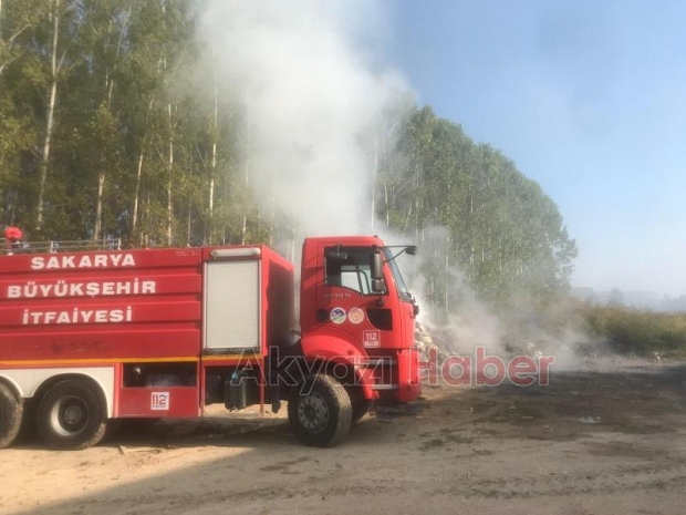 Akyazıda çöp yangını