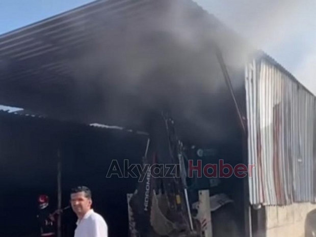 Ahır ve samanlık yandı