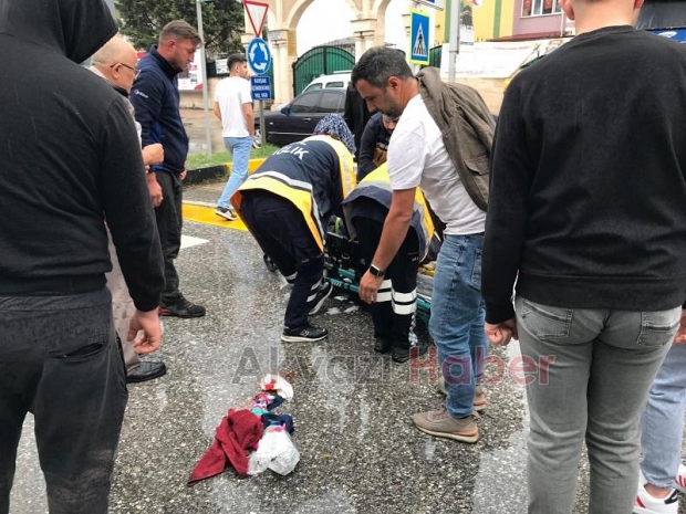 Yaya geçidinde otomobilin çarptığı kadın yaralandı