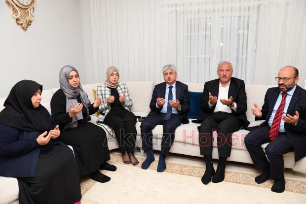 Vali Doğan dan şehit ailesine ziyaret