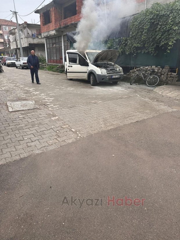 Park halindeki araçta yangın çıktı