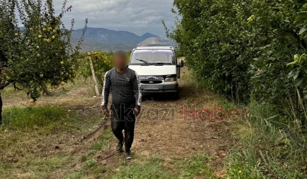 Tarla fareleri jandarmadan kaçamadılar