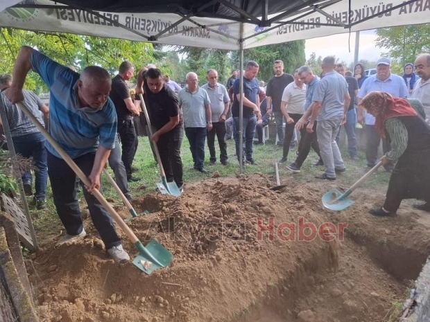 Emine Aktaş dualarla defnedildi