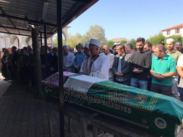 19 yaşındaki Aleyna Yenilmez gözyaşlarıyla toprağa verildi