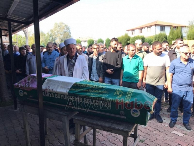 19 yaşındaki Aleyna Yenilmez gözyaşlarıyla toprağa verildi