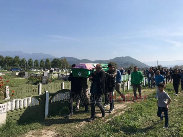 19 yaşındaki Aleyna Yenilmez gözyaşlarıyla toprağa verildi