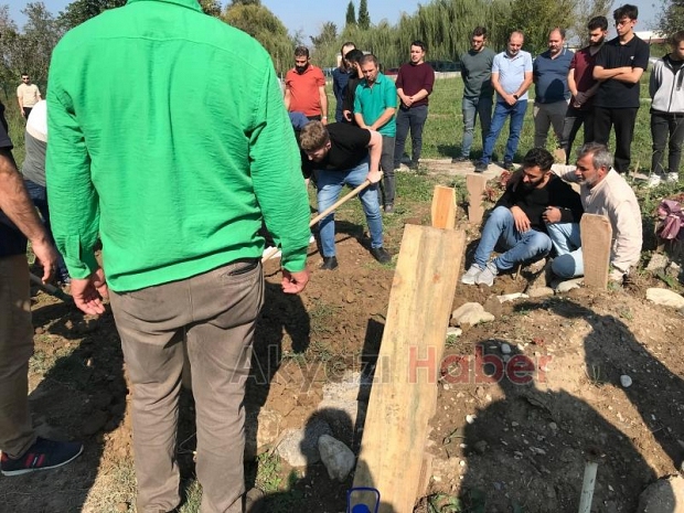 19 yaşındaki Aleyna Yenilmez gözyaşlarıyla toprağa verildi