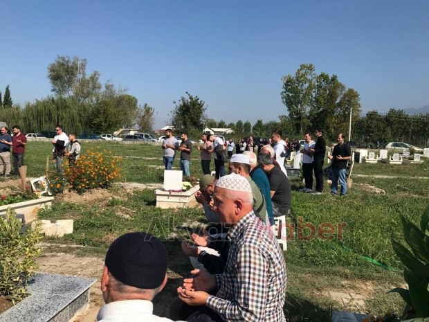 19 yaşındaki Aleyna Yenilmez gözyaşlarıyla toprağa verildi