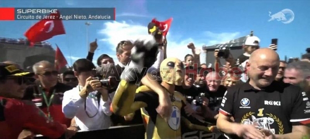 Toprak Razgatlıoğlu bir kez daha dünya şampiyonu