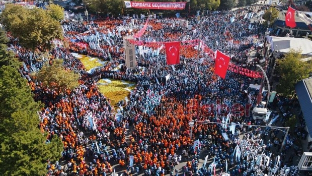 Türk iş'den geçinemiyoruz mitingi