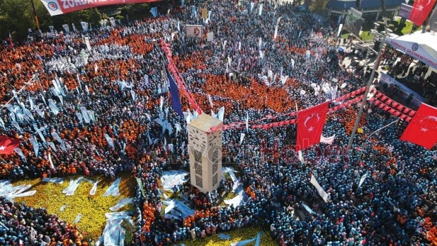 Türk iş'den geçinemiyoruz mitingi