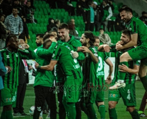 Sakaryaspor İstanbulspor'u 3-1 mağlup etti