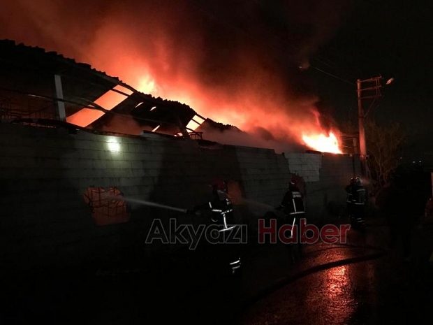 Kauçuk fabrikası ve 4 iş yeri yandı